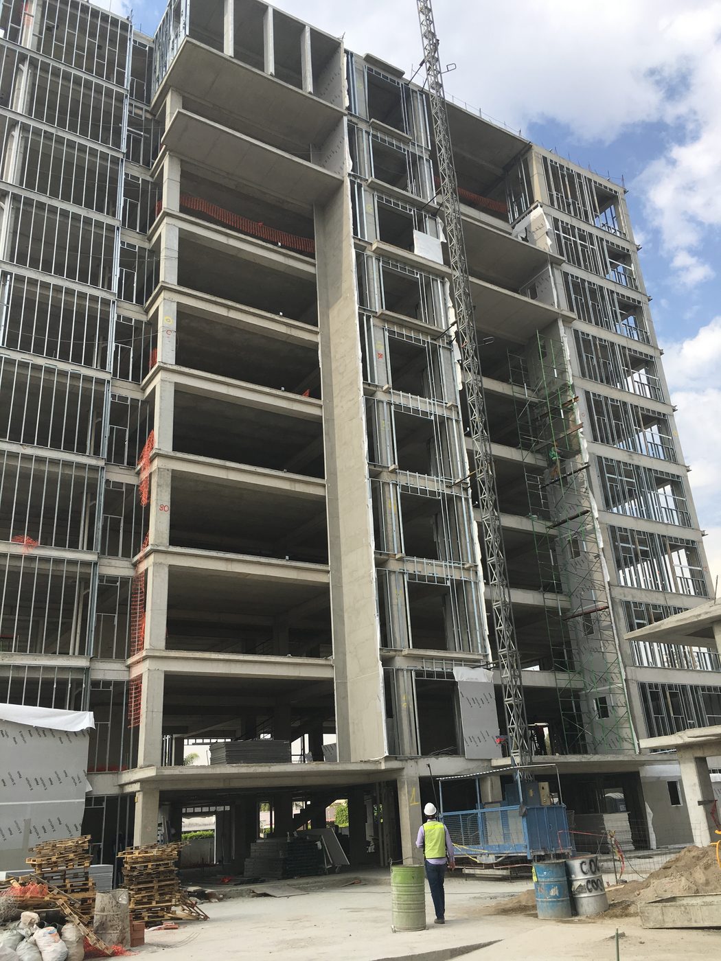 Edificio comercial terminado